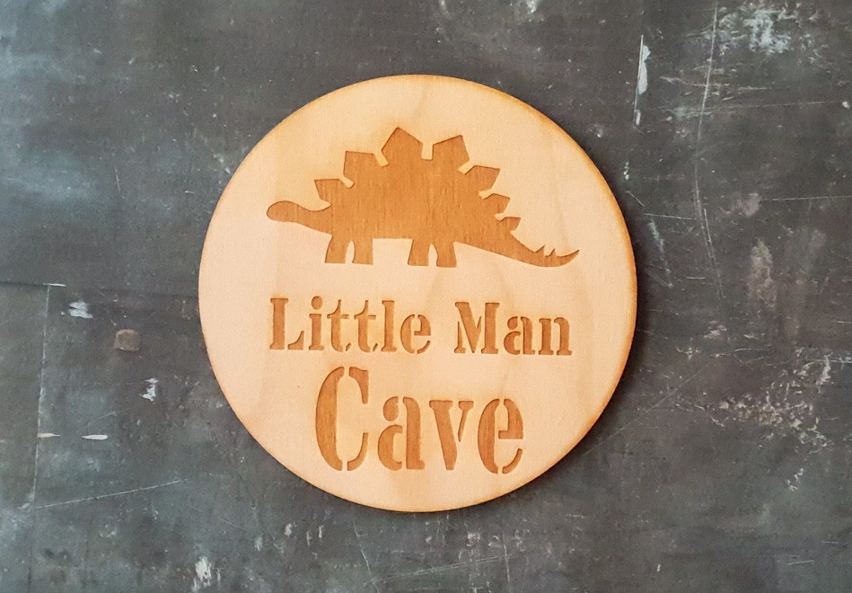 Little Man Cave met Dino
