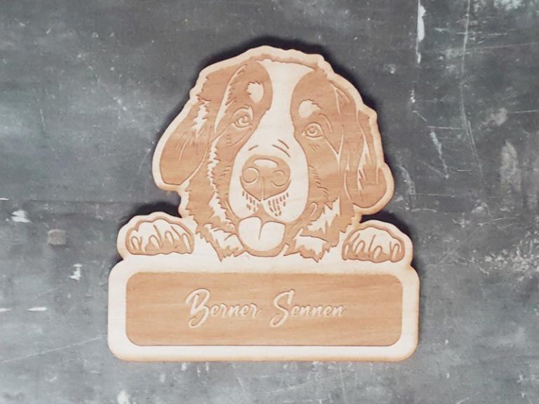 Houten Berner Sennen met naam