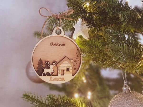 gepersonaliseerde kerstbal van hout