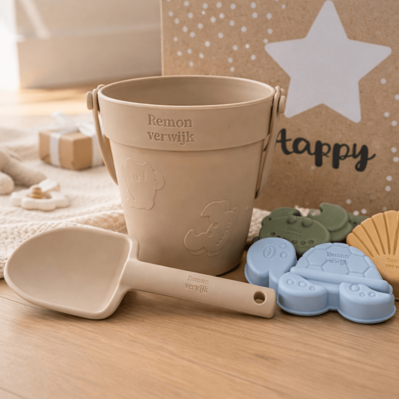 zand en wate rkoffertje vierkant-Photoroom