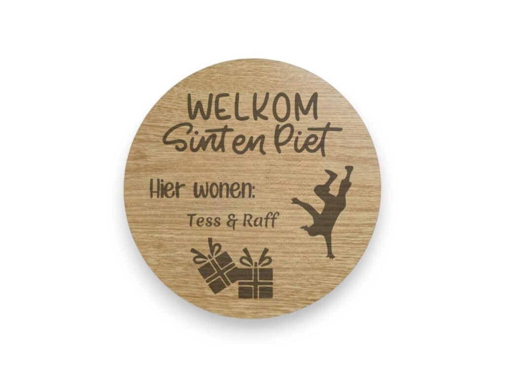 Welkom Sint en Piet – muurcirkel eikenfineer op witte achtergrond